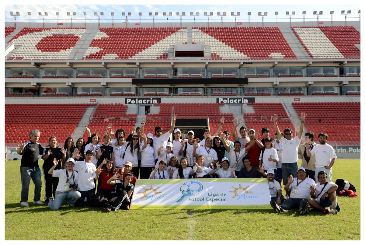 Voluntarios en las Finales de la Liga de Fútbol Especial 2011